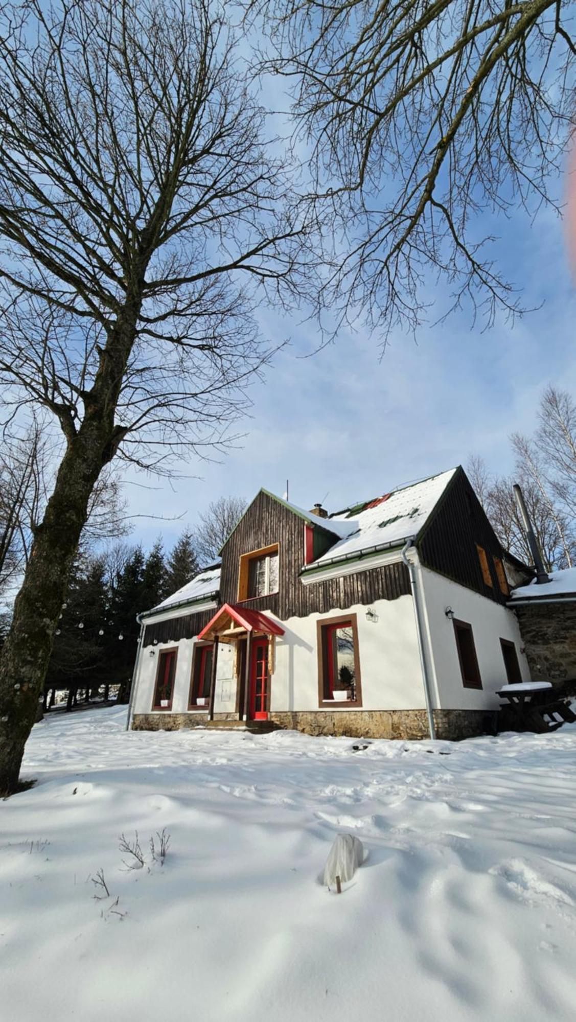 Five Maple Home For Families And Wild Nature Lovers Medenec エクステリア 写真
